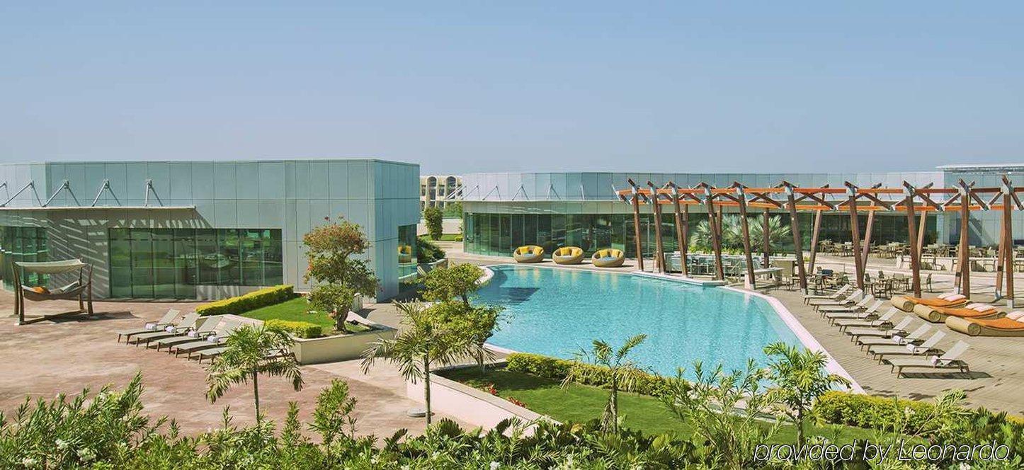 Millennium Al Rawdah Hotel Abu Dhabi Exterior foto